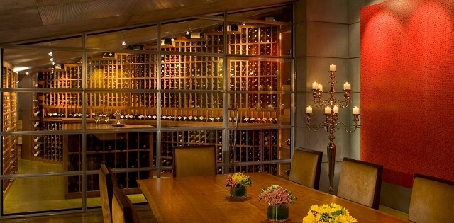 Wine-Tasting Rooms Move Out of the Cellar